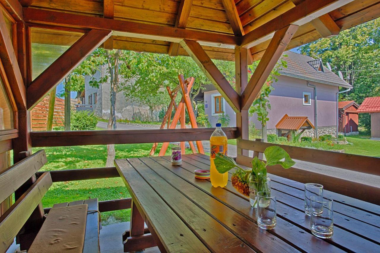 Andrea In Sertic Poljana - Haus Fuer 6 Personen Plitvička Jezera Exterior foto