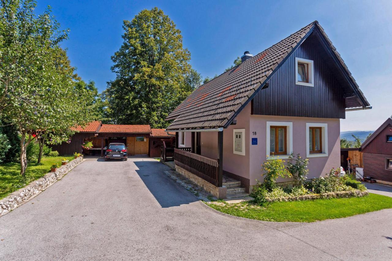 Andrea In Sertic Poljana - Haus Fuer 6 Personen Plitvička Jezera Exterior foto