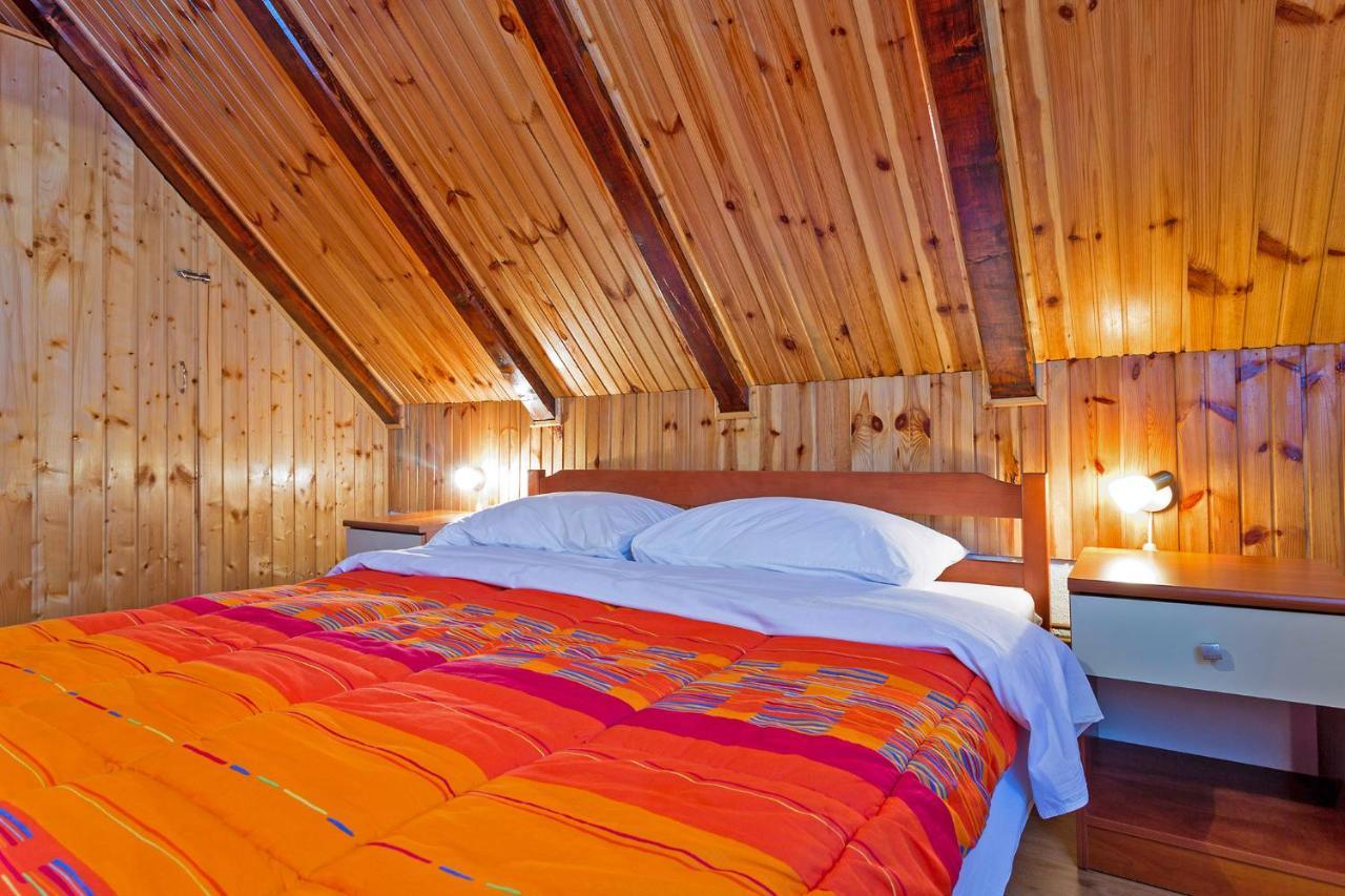 Andrea In Sertic Poljana - Haus Fuer 6 Personen Plitvička Jezera Exterior foto