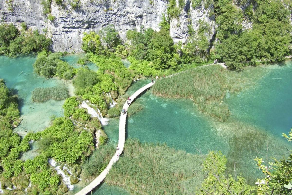 Andrea In Sertic Poljana - Haus Fuer 6 Personen Plitvička Jezera Exterior foto